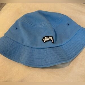 Stüssy bucket hat